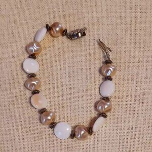 Vintage Beaded Bracelet Small Beige Cream Pearl Glass Beads 7 in